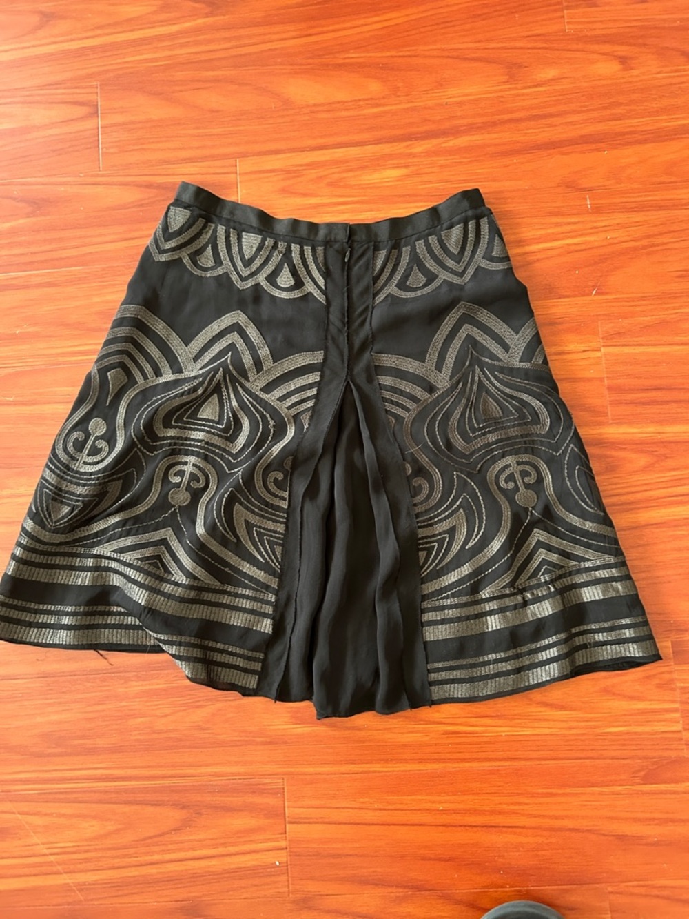Magaschoni Black A-Line Skirt with Metallic Embroidered Pattern - Picture 3 of 4